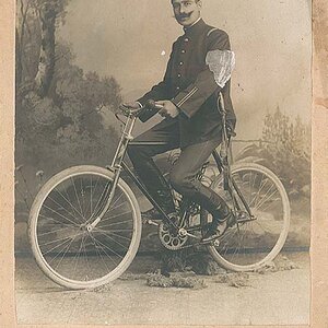 Bisikletli Bir Osmanlı Subayı