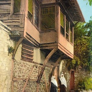 Osmanlı Kadınları ve Cumbalı Ahşap Evleri